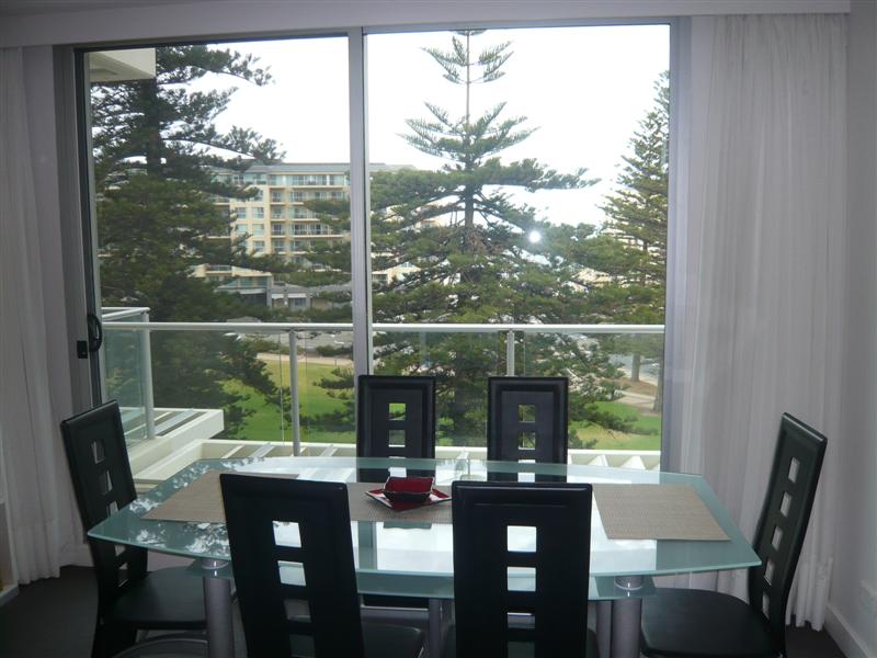 FULLY FURNISHED - 3 BEDROOMS - MARINA/SEA SIDE Picture 3