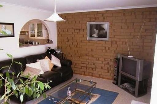 FRESHLY PAINTED 2 BEDROOM TOWNHOUSE Picture