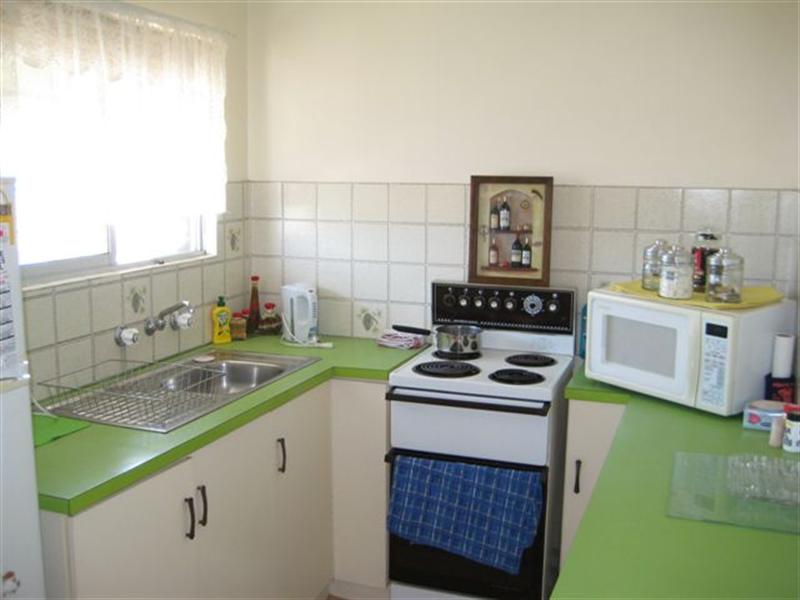 "Esplanade" Location - Stunning Sea views - Beach at your Doorstep. Picture 2