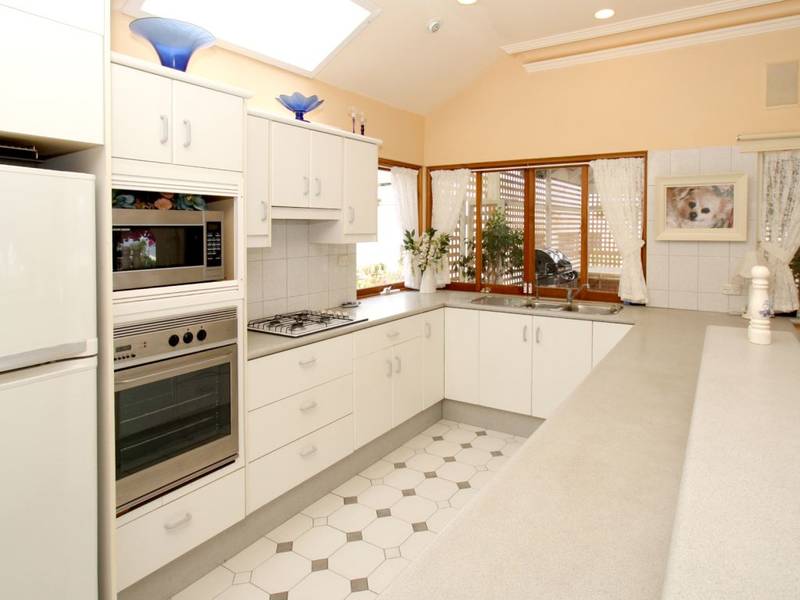 Spectacular Character Home Set on 2 Titles with Sea & Coastal Views Picture 2