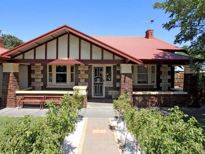 Character Bungalow on an Easy Care Corner Allotment (478sqm) - Superbly Renovated With the Charm of Yesteryear Picture