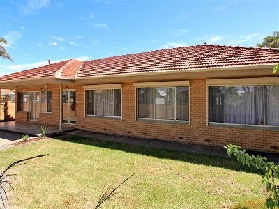 SUBSTANTIAL FAMILY HOME - 4 BEDROOMS PLUS FAMILY ROOM - DOUBLE GARAGE - CORNER BLOCK
(770m2 approx) - STYLISH PRESENTAT Picture