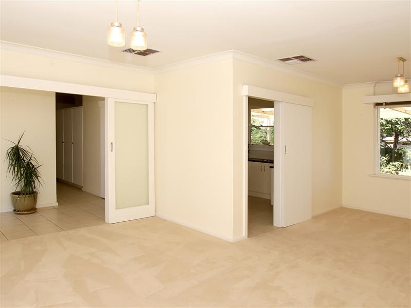 Attractive 3 Bedroom Family Home Picture 3