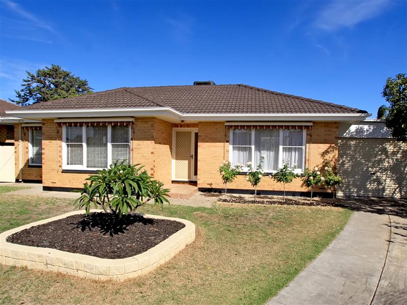 Attractive 3 Bedroom Family Home Picture 1