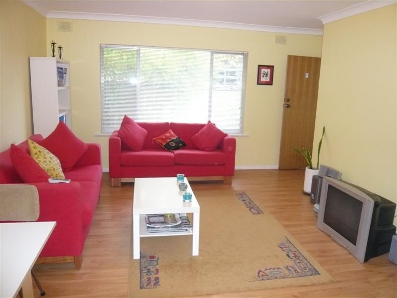 NEW BATHROOM & UPDATED KITCHEN Picture 3