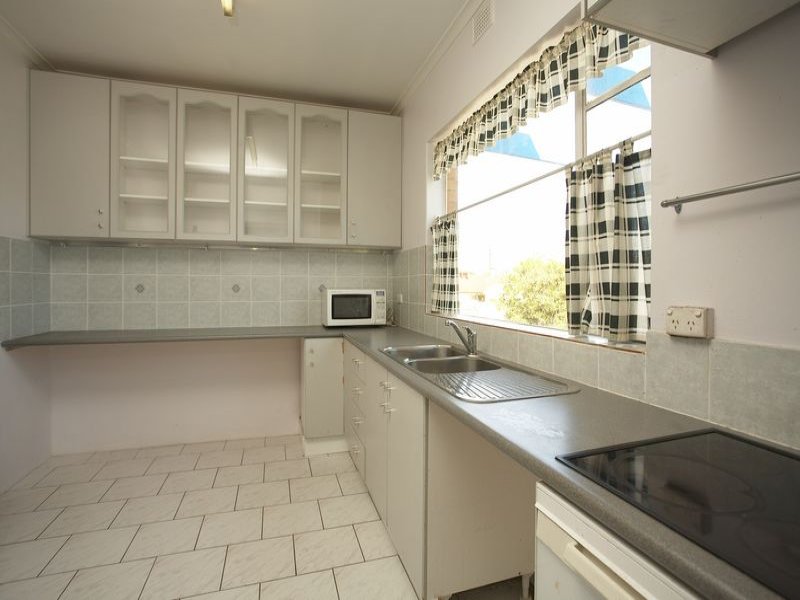 High Exposure Offices with 3 Bedroom Apartment Picture 2