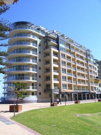 Glenelg Esplanade - Only steps to Moseley Square, Jetty Rd & Holdfast Shores - What a Location Picture 1