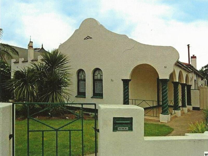 Outstanding Art Deco Maisonette Picture 1