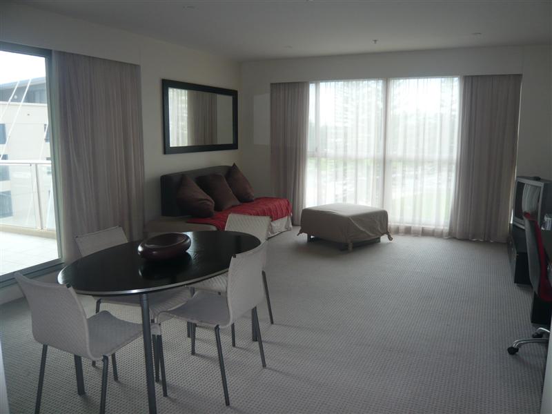 FULLY FURNISHED - 2 BEDROOMS - BEACH AT YOUR DOORSTEP! Picture