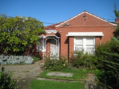 874 Sqm -
RE-BUILD OR RENOVATE Picture