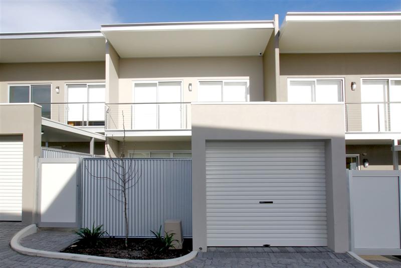 Ultra Modern 2 Storey Townhouse Picture 1