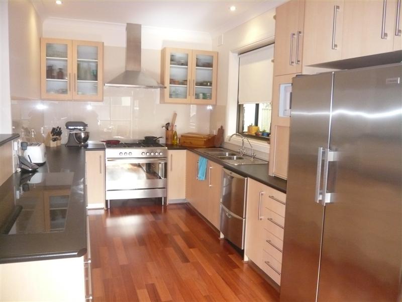 GOURMET KITCHEN & NEW BATHROOM Picture 1