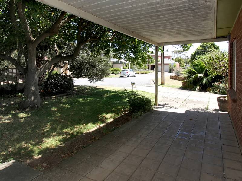 Under instructions from Australian Executor Trustees Limited. Picture 2