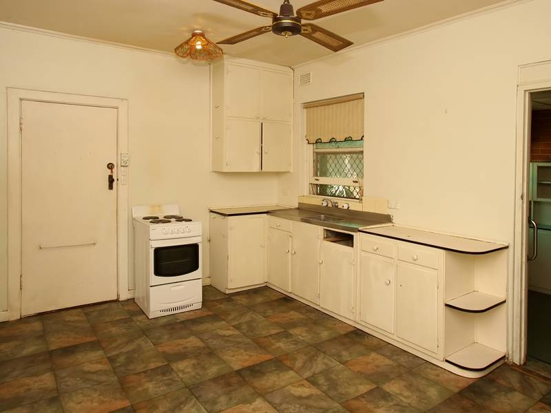 Under instructions from Australian Executor Trustees Limited. Picture 3