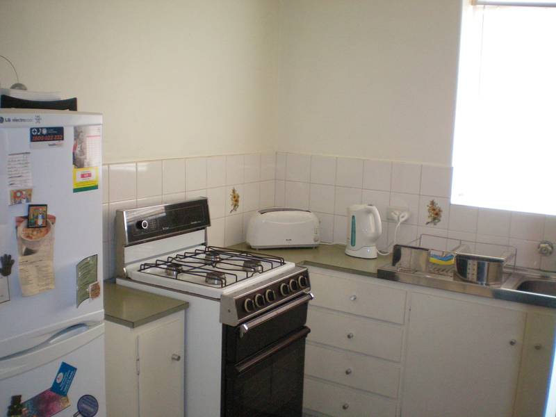 Spacious Unit in Small Group of 4 Picture 3