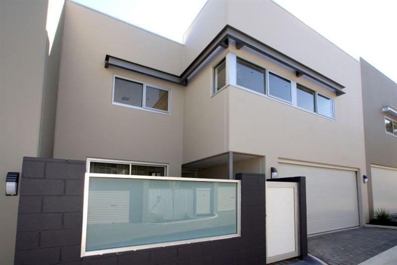 ULTRA MODERN TWO STOREY HOME Picture 1
