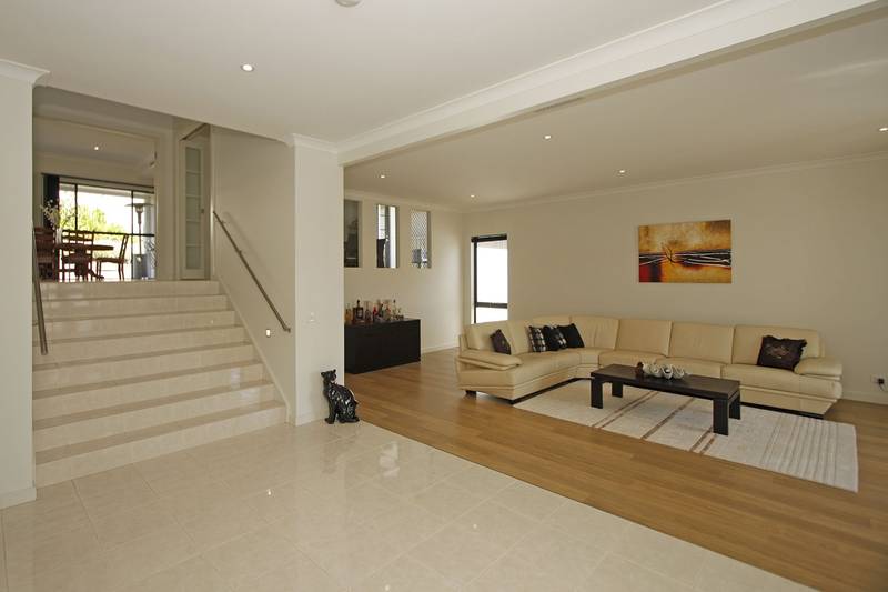 Spectacular Home of Grand Proportions Picture 2