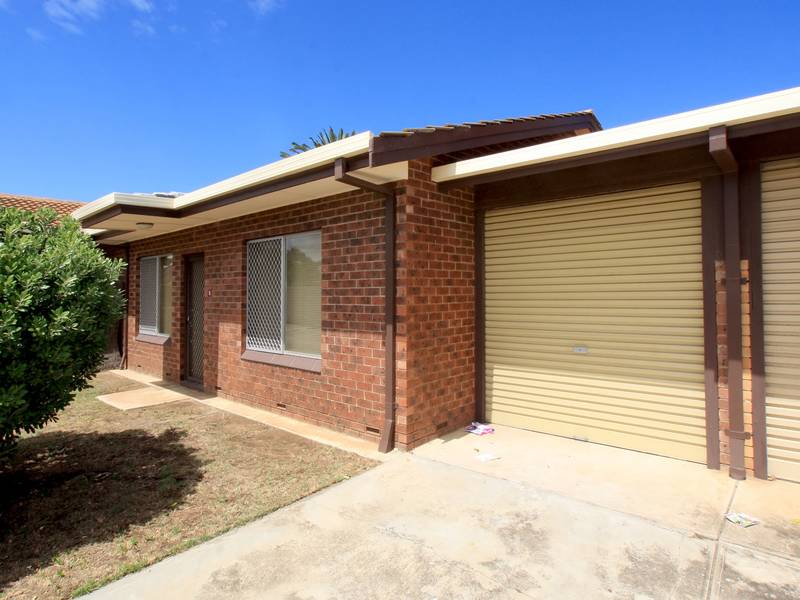 Single Storey 2 Bedroom Home Unit - Walking Distance To The Beach Picture 1