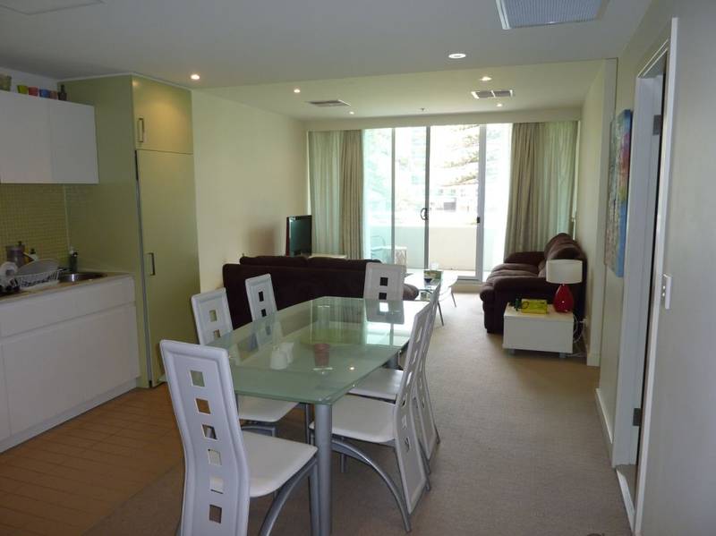 Spacious 2 Bedroom Apartment with Ocean Views - Priced to Sell Picture 3