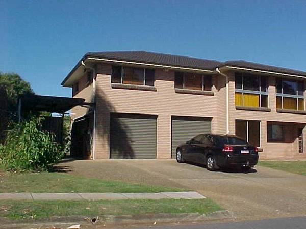 Highset Living Picture 1