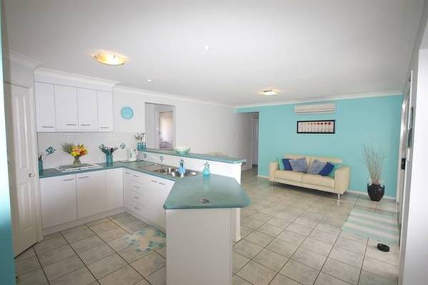 Birkdale - Walk to Schools Picture Birkdale - Walk to Schools Picture