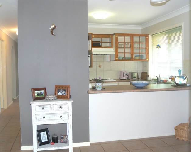 Mount Cotton - You will be pleasantly surprised when you step into this trendy home! Picture 3