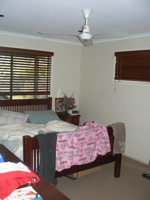 Spacious Home plus Pool, Office and Workshop Picture 3