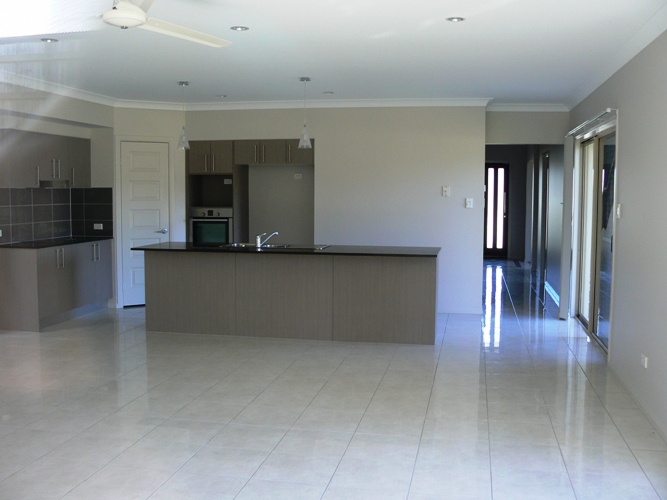 Luxurious Family Home in New Estate Picture 3