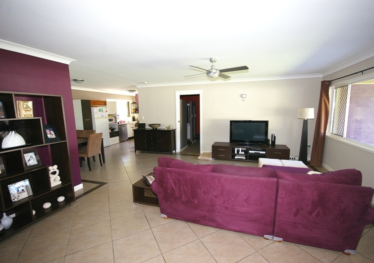 You Will Be Impressed with this Funky Modern Home in Birkdale Picture 3