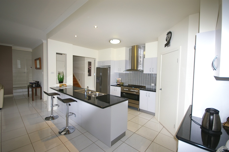 Best of the Bay and Priced to Sell! Picture 3