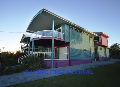 Stunning and Sophisticated Waterfront Home Picture Stunning and Sophisticated Waterfront Home Picture