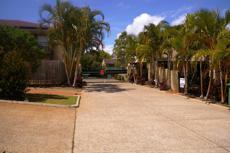 Wellington Point Townhouse Now $345,000 A Must To Inspect! Picture 3