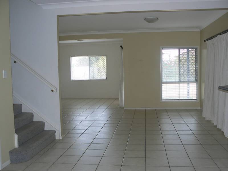 Big Family Home in Thorneside Picture 3