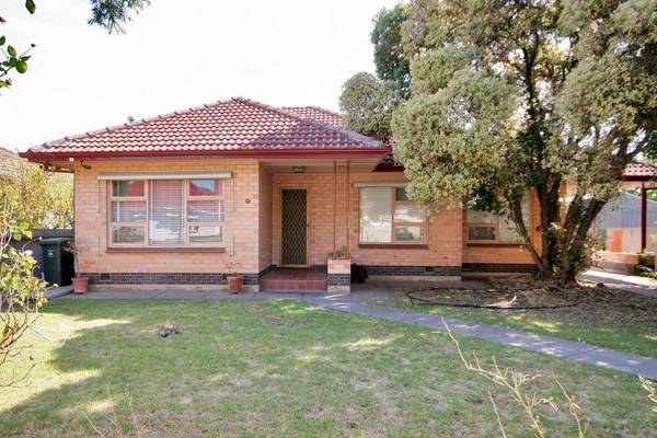 Flexible Offering with Fabulous Potential! Picture 1