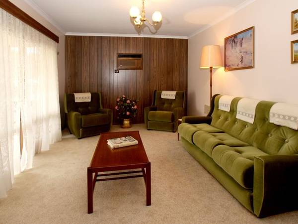 Fantastic First Home With Potential Picture 2