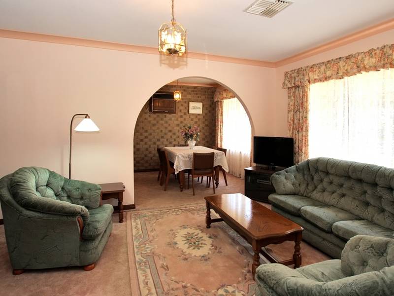 Are You Looking For Space? Then This Is Your Place Picture