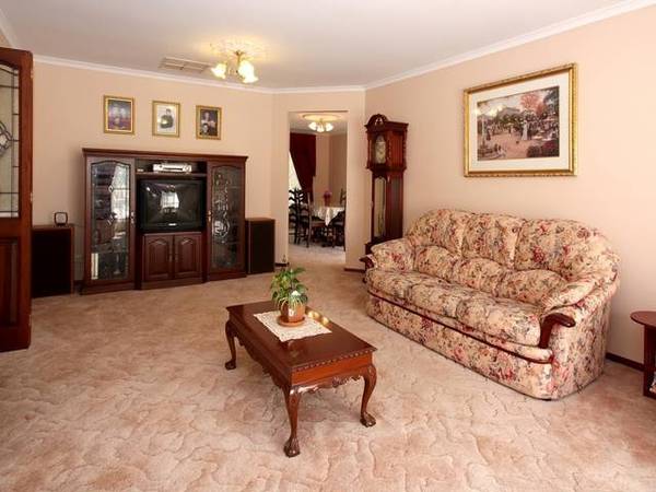 Stylish and Spacious Family Living Picture