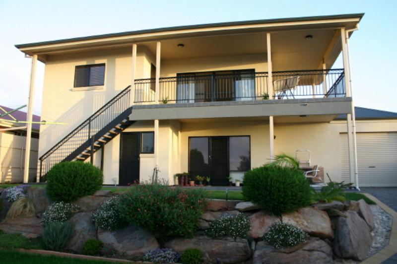 Executive Home Picture 1