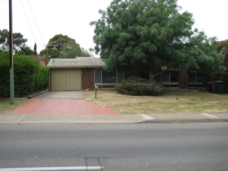 FAMILY HOME Picture 1