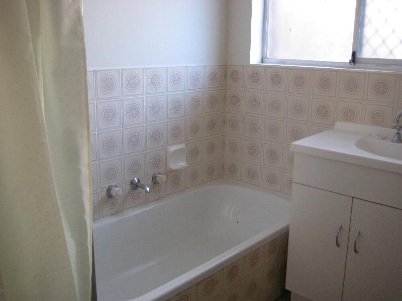 FAMILY HOME Picture 3