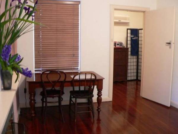 Cosmopolitan Norwood Picture Cosmopolitan Norwood Picture