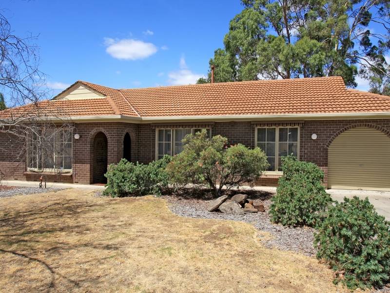 Calling All Investors or 1st Home Buyers Picture 1