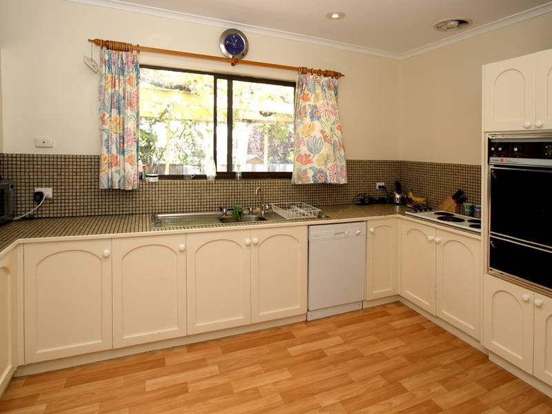 Calling All Investors or 1st Home Buyers Picture 2