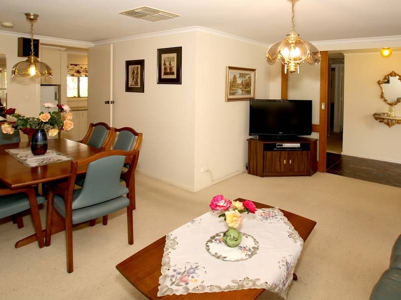 Great Location - Great Buying Picture 2