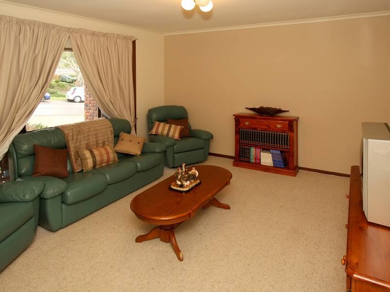 Fantastic Family Home in a Fantastic Family Location. Picture 2