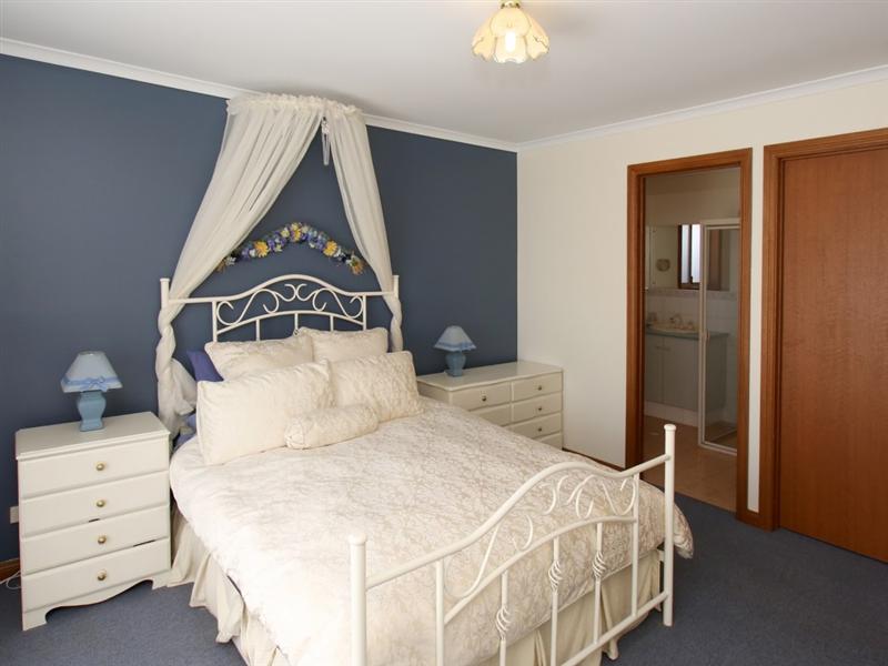 This One Of a Kind Beats a Full House OPEN Sun 31st 1.30-2.15pm Picture 3