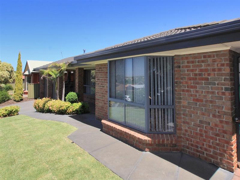 Fantastic Family Living.....open Sun 6th Dec 1.00 to 1.45pm Picture 1