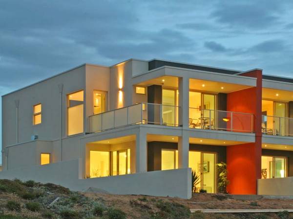 Designer Beachfront Home Picture 3