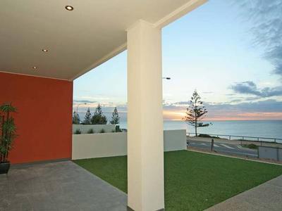 Designer Beachfront Home Picture