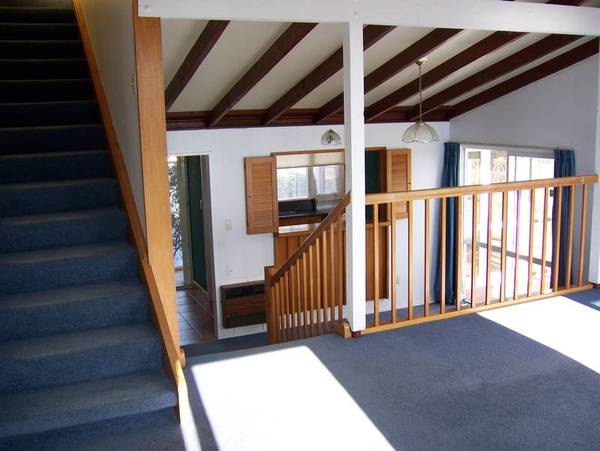 Freehold Napier water front townhouse Picture 3